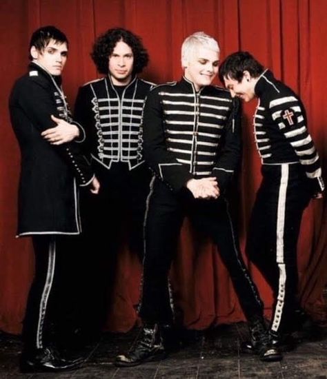 Mcr Black Parade, Party Poison, Mcr Memes, I Love Mcr, Palaye Royale, Black Parade, Mikey Way, Frank Iero, Band Memes