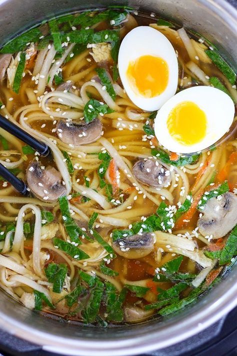 Pressure Cooker Ramen, Instant Pot Ramen, Chicken Ramen Noodle Recipes, Chicken Ramen, Homemade Chicken Stock, Ramen Noodle Recipes, Ramen Soup, Instant Pot Soup Recipes, Spinach Soup