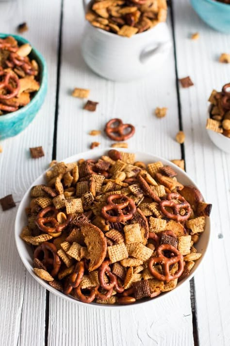 Mom's Secret Christmas Eve Chex Mix. Chex Party Mix Recipe, Party Mix Recipe, Chex Party Mix, Bagel Chips, Chex Mix Recipes, Snack Mixes, Breakfast Party, Mix Recipes, Snack Mix Recipes