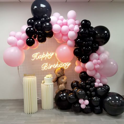 Pink Black And White Balloon Garland, Black Pink And White Balloon Garland, Blackpink Birthday Theme Decorations, Pink Black White Balloon Garland, Black And Pink Balloon Garland, Pink Black Decor, Pink Black Birthday Decorations, Black White And Pink Birthday Decor, Organizing Balloons