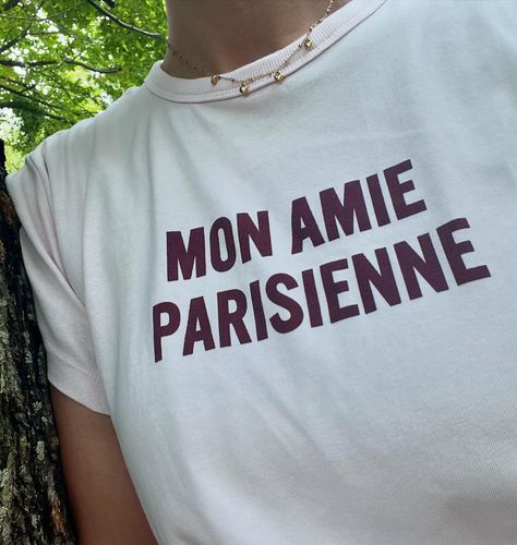 I love tees with French 🇫🇷 sayings on them! This means, “My Parisian Friend” 🥰🇫🇷 It’s a lovely pale pink 💓 and great quality - and only 10 bucks! Bravo H&M! Your tees are so fantastic! Ce sont magnifique 💞 Type T-SHIRT in the comments and I will pop over the link! 💞 #hm #hmwomen #hmtshirt #tshirt #sharingstufftolove #monamieparisienne 💞 . . . . . . The recommendations on this post are things I use and love ❤️ If you click on the link, I might earn a small commission at no extra cost to you. French Sayings, H&m Women, French Quotes, Pale Pink, H&m, I Love, Pink, T Shirt