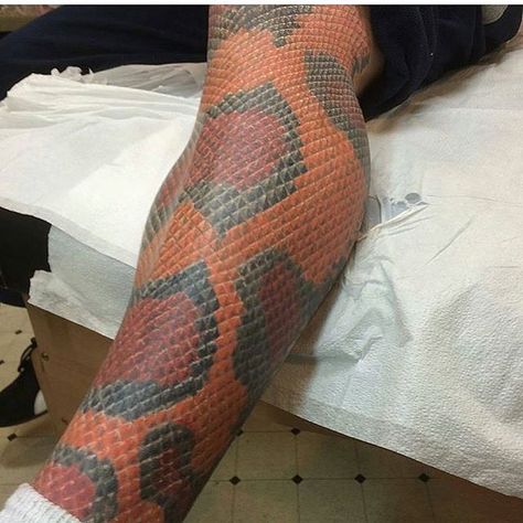 ~Snake Skin~ Snake Skin Tattoo, Sick Tattoos, Hexagon Tattoo, Master Tattoo, Tattoo Snake, Skin Tattoo, Model Tattoo, Scale Tattoo, Bad Tattoos