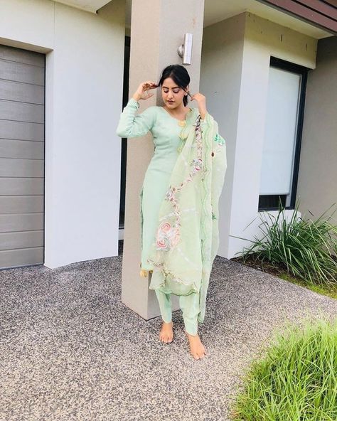 Bani Sandhu Suits, Baani Sandhu Suits, Bani Sandhu, Baani Sandhu, Designer Dresses Couture, Trendy Outfits Indian, Trendy Suits, Outfits Indian, Punjabi Outfits