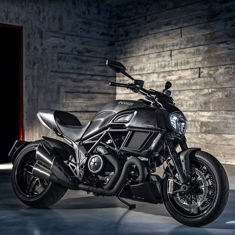 #Ducati Diavel Ducati Diavel Carbon, Moto Ducati, Motorcycle Mirrors, Ducati Diavel, Black Wheels, Motorcycle Bike, Super Bikes, Bike Life, Custom Bikes