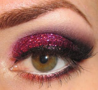 Glitter is my crack...: Dark Pink Glitter Eye Makeup Tutorial Dark Pink Eye Makeup, Pink Glitter Eye Makeup, Clear Lipstick, Glitter Brows, Makeup Dark, Lizzie Hearts, Pink Eye Makeup, Glitter Eye Makeup, Pink Eye