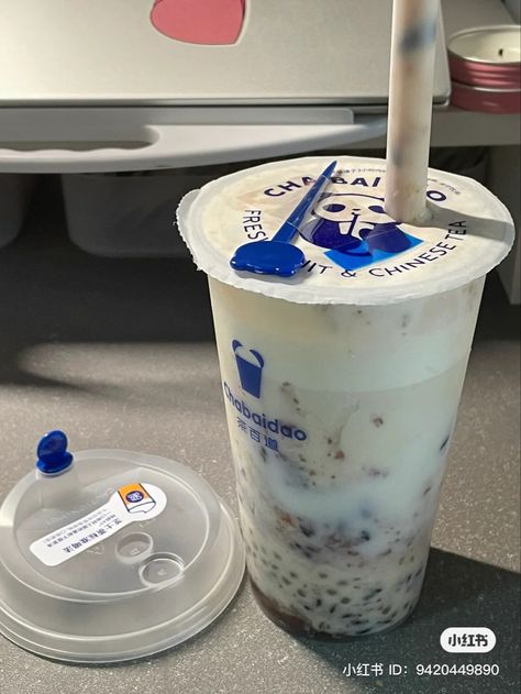 Bubble Tea Aesthetic, Douyin Style, Japan Street Food, Milk Tea Boba, Oreo Milk, Chinese Social Media, Bubble Milk Tea, Tapioca Pearls, Cute Snacks