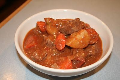 Hawaii Beef Stew, Hawaiian Beef Stew Recipe, Hawaiian Beef, Oxtail Recipes, Hawaii Food, Grilled Onions, Beef Stew Recipe, Hawaiian Food, Stew Recipe