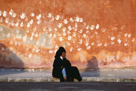 Hands, a symbol of good luck, on a wall in Essaouira, Morocco. 1985. © Bruno Barbey / Magnum Photos Bruno Barbey, Louis Daguerre, Willy Ronis, Viviane Sassen, Eugene Atget, August Sander, Berenice Abbott, Walker Evans, Edward Weston