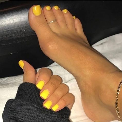 #nails#yellow#color#fashion Yellow Manicure, Yellow Toe Nails, Spring Break Nails, Yellow Nail Art, Yellow Nails Design, Gel Toe Nails, Nails Yellow, Broken Nails, Short Square Acrylic Nails