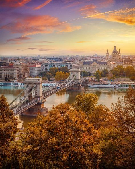 Early Autumn Vibrations 🍁🍂🍁 ... Don't know where to spend your autumn vacation? My perfect advice is BUDAPEST! ... #krennimre… Budapest Autumn, Travel Tips And Tricks, Iceland Vacation, Fall Vacations, Travel Globe, Visit Ireland, Tourist Trap, Jules Verne, Resort Villa