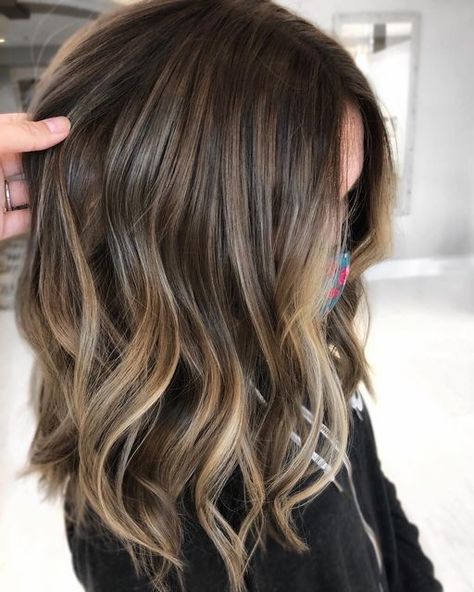 Reverse Balayage On Short Hair, Simple Baylage, Balayage For Dark Roots, Dark Light Balayage, Easy To Maintain Balayage, Reverse Brunette Balayage, Level 9 Balayage, Light Brown Hair Reverse Balayage, Reverse Biolage Highlights