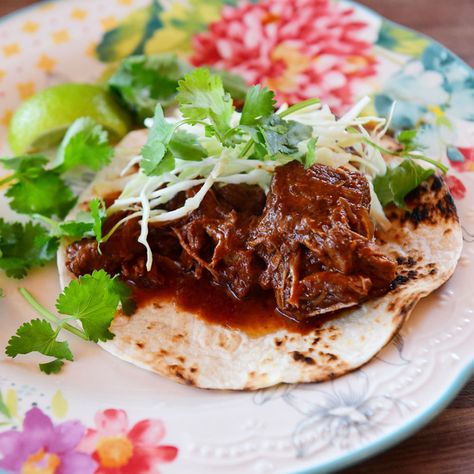 Braised Beef and Red Chiles by Ree Drummond Red Chili Recipes, Pioneer Woman Dishes, Dishes Recipe, Beef Chuck Roast, Pioneer Woman Recipes, Comfort Dishes, Braised Beef, Ree Drummond, Chuck Roast