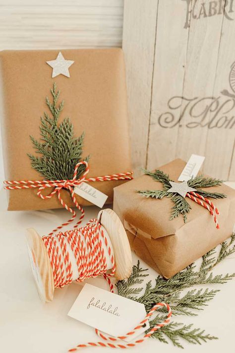 Natural Holiday Gift Wrap with Greenery |simple christmas wrapping|scandinavian Christmas|scandinavian christmas wrapping|christmas tree wrapping paper|best Christmas wrap ideas|cedar gift wrap|free printables|christmas gift tags|christmas printables|easy gift wrap ideas|farmhouse christmas|white farmhouse|easy gift diy|Hallstrom Home Simple Christmas Wrapping, Deco Noel Nature, Christmas Wrapping Diy, Christmas Tree Wrapping Paper, Christmas Scandinavian, Xmas Gift Wrap, Hygge Christmas, Gift Wrapping Inspiration, Gifts Wrapping Diy