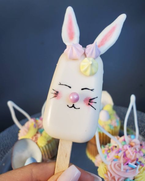 Easter Strawberries, Easter Themed Cakes, Cake Popsicles, About Easter, Easter Recipes, Themed Cakes, Popsicles, Happy Easter, Strawberries