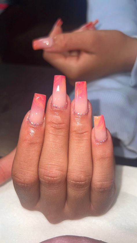 Acrylic Nails Ideas Ombre Pink, Pink Marble Tip Nails, Peachy Ombre Nails, Coral Pink Ombre Nails, Ombre Marble Acrylic Nails, Summer Nails Medium Length Square, Orange And Pink Marble Nails, Pink And Orange Ombre Acrylic Nails, Orange And Coral Nails