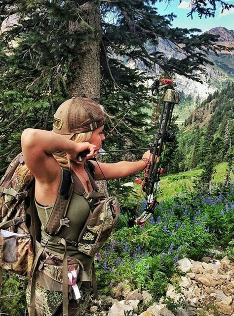 Bow Hunting Women, Archery Aesthetic, Woman Archer, Hunting Photography, Archery Girl, Hunting Arrows, Country Girl Life, Bow Hunter, Hunting Girls