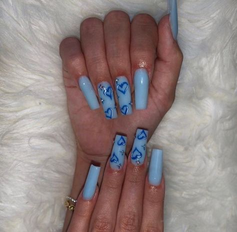 Cute Acrylic Nail Designs Medium Length Blue, Medium Nail Designs Blue, Nail Inspo Acrylic Blue, Nail Inspo Coffin Blue, Blue Initial Nails, Light Blue Acrylic Nail Ideas, Cute Nails Acrylic Blue, Light Blue Nails Square, Acrylic Nails Ideas Blue