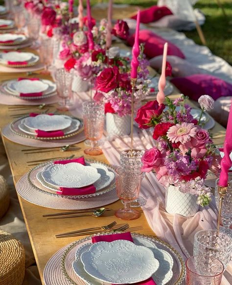 Dining Table Decor Centerpiece, Pink Table Decorations, Valentine Dinner Party, Pink Table Settings, Pink Tablescape, 21 Dinner, Valentines Dinner, Girly Birthday Party, Pink Napkins