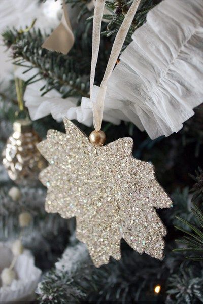 These easy and creative DIY Christmas ornaments are beautiful, inexpensive and unique. So skip the store-bought Christmas ornaments and add your own personal touch for less money! Most of the supplies needed for these DIY projects can … Woodland Wonderland, Glitter Leaves, Diy Glitter, Leaf Ornament, Winter Woodland, Glitter Ornaments, Noel Christmas, Glitter Christmas, Xmas Ornaments