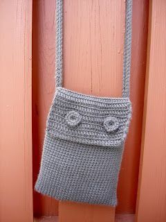 Crochet Grey Cross-Body Bag – FREE CROCHET PATTERN — Craftorator Crochet Bag Pattern Tote, Crochet Mens Scarf, Phone Bag Pattern, Purse Patterns Free, Cross Body Bag Pattern, Crochet Mobile, Popular Crochet, Free Crochet Bag, Crochet Bag Pattern Free