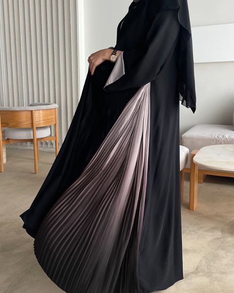 Black A-cut abaya featuring captivating ombré sides. #abaya #fashion #modestfashion #modestclothing #abayadubai #abayastyle #ootd #abayaoutfit #hijabers #fyp Ombre Abaya, Winter Abaya Outfits, Abaya Fashion Black, Abaya Business, New Abaya Designs, Abaya Inspiration, Latest Abaya Designs, Black Abaya Designs, Abaya Outfit