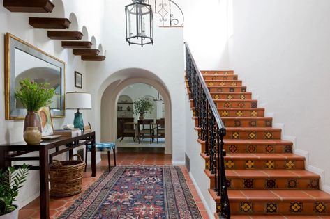 Spanish Colonial Interior Design, Spanish Colonial Decor, Casa Rock, Spanish Interior Design, Colonial Interior Design, Boho Glam Home, Spanish Interior, Spanish Colonial Homes, Spanish Revival Home