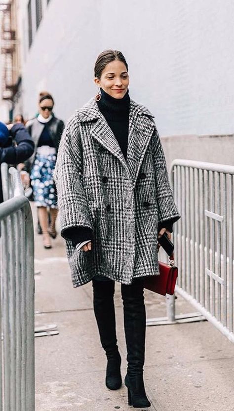 New York Winter Outfit, Week Outfits, Outfits New York, Travel 2024, Fall Fashion Coats, New York Winter, Winter Pins, Chic Winter Outfits, Coat Outfit