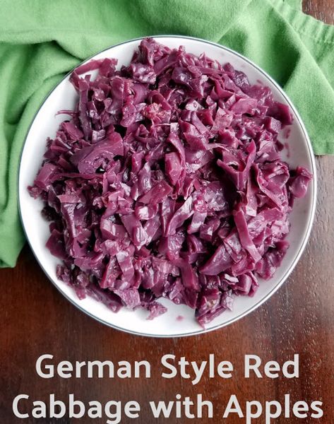 Nordic Recipes, German Red Cabbage, Red Cabbage With Apples, Norwegian Cuisine, Sweet And Sour Cabbage, Danish Cuisine, Scandinavian Holiday, Scandinavian Recipes, Sour Cabbage