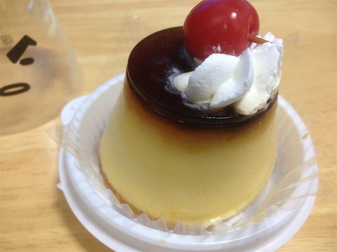 : Photo Flan Aesthetic, Pudding Japanese, Pudding Aesthetic, Japanese Pudding, Kawaii Food, Cute Desserts, Puddings, Cafe Food, Pretty Food