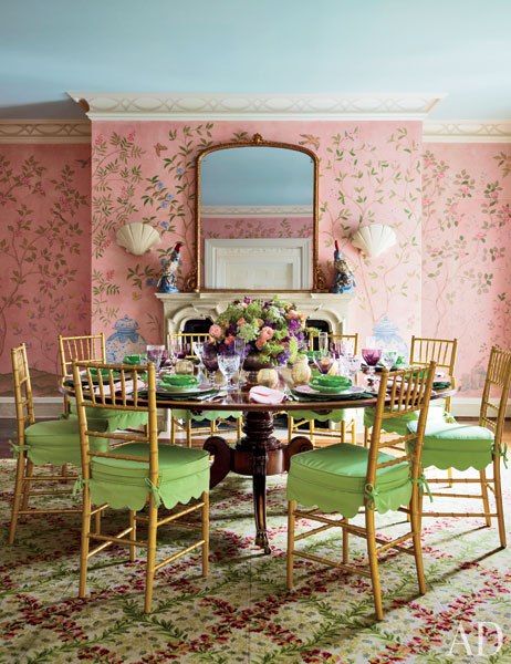 Hand-painted floral wallpaper and a Stark carpet bring a garden atmosphere into the dining room of a Southampton home decorated by Mario Buatta. 3d Tipografi, Mario Buatta, Blue Ceilings, South Hampton, Apartment Decoration, Deco Rose, Hand Painted Wallpaper, Pantone Colors, Pastel Room