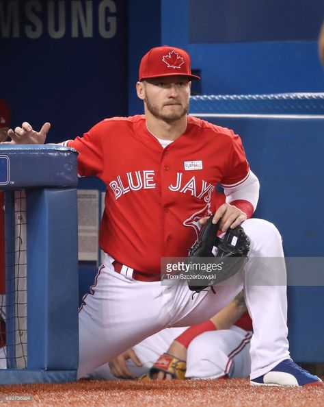 Josh Donaldson #20 of the Toronto Blue Jays gets ready to take the field before the start of MLB game action against the New York Yankees at Rogers Centre on June 4, 2017 in Toronto, Canada. Toronto Police, Toronto Blue Jays Baseball, Josh Donaldson, Rogers Centre, Blue Jays Baseball, Sports Mix, New York Yankees Baseball, Action Game, Yankees Baseball