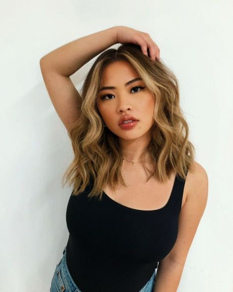 Go For The Big Chop And Cut Your Hair Into a Lob In Time For Spring - Page 3 of 7 - VIVA GLAM MAGAZINE™ Latina Lob Haircut, Wavy Lob Hairstyles, The Lob Haircut, Lob Hairstyles, The Big Chop, Strong Jawline, Wavy Lob, Latina Fashion Outfits, Viva Glam