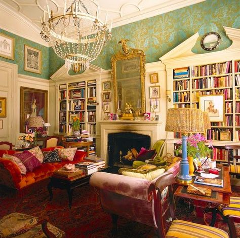 Eye For Design: Decorate In Ivy League Preppy Style Hamish Bowles, Maximalist Home, Manhattan Apartment, New York Homes, Home Libraries, New York Apartment, Design Del Prodotto, World Of Interiors, The Ceiling