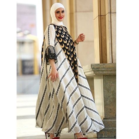 dara kuwait | Q8 Mango People Middle Eastern Patterns, Arabian Abaya, Abaya Casual, Arabic Outfit, Middle Eastern Clothing, Patterns Clothing, Modesty Outfits, 2014 Dresses, Modesty Fashion