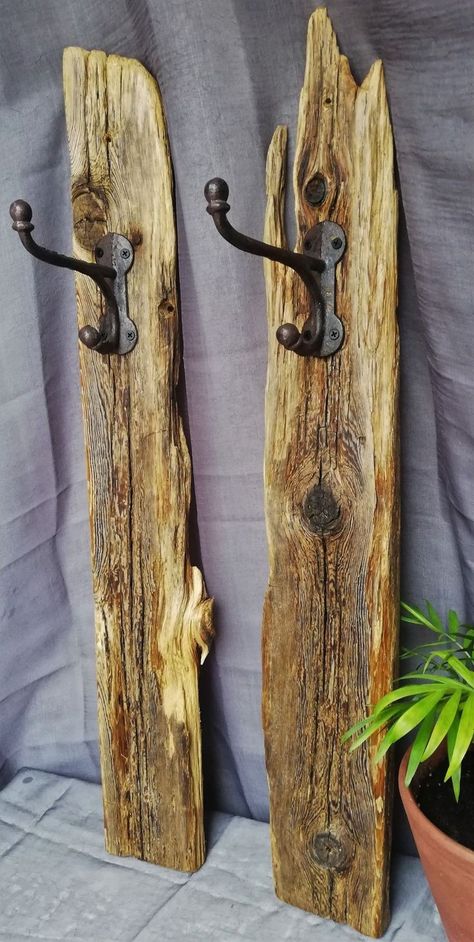 Home decor ideas living your home Driftwood Art Diy, Driftwood Projects, Barn Wood Crafts, Barn Wood Projects, Barn Door Designs, Wood Art Projects, Deco Nature, Reclaimed Wood Projects, Diy Wooden Projects