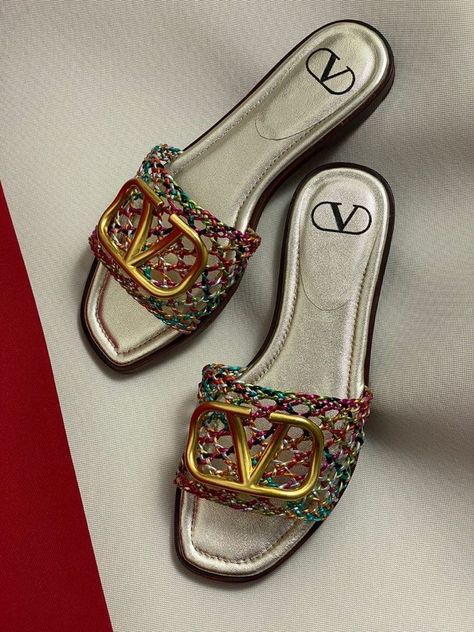 Valentino Outfit, Valentino Slippers, Tennis Shoe Heels, Clear Skin Fast, Branded Shoes, Gucci Heels, Chic Flats, Shoes World, Pakistani Wedding Dresses