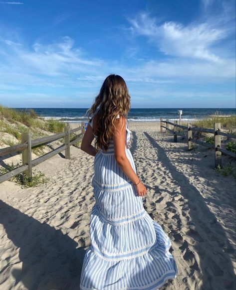 Cape Cod Aesthetic, Grandma Clothes, Grandma Aesthetic, Nantucket Summer, Dreamy Style, Hamptons Summer, Coastal Granddaughter, Coastal Life, Coastal Grandma