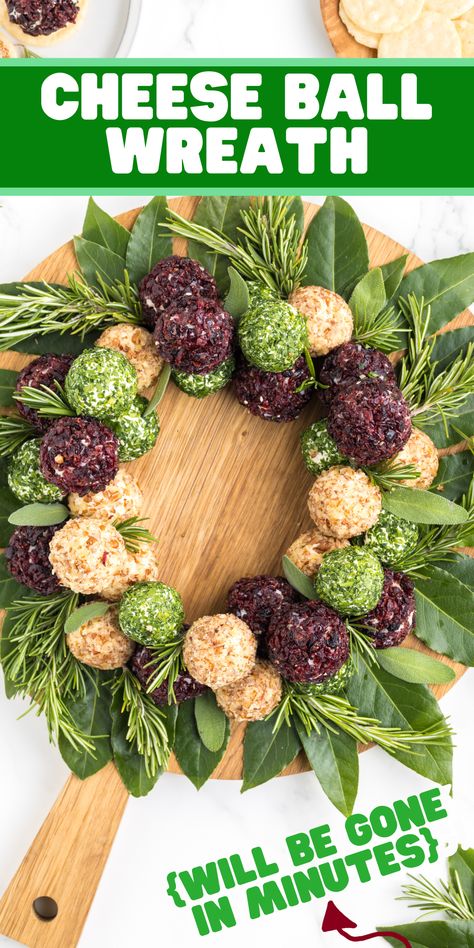 Wreath Cheese Ball, Diy Cheeseball, Christmas Fingerfood, Christmas Cheese Balls, Cheese Ball Wreath, Flower Charcuterie Board, Flower Charcuterie, Platter Boxes, Food Wreath