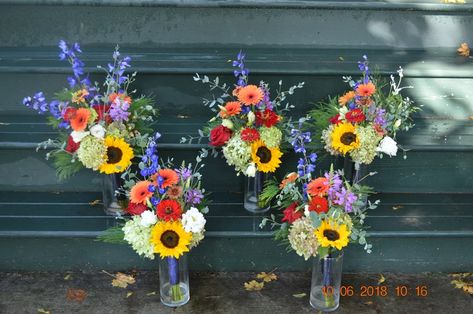 Thistle Bouquet Wedding, Sunflower Wedding Ideas, Sunflower Wedding Centerpieces, Fresh Wedding Bouquets, Wildflower Centerpieces, Thistle Wedding, Sunflower Wedding Decorations, Garden Wedding Bouquet, Wildflower Wedding Bouquet