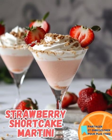 Vanilla Cocktail, Strawberry Tartlets, Cookout Foods, Strawberry Martini, Strawberry Shortcake Dessert, Strawberry Liqueur, Dessert Cocktails, Alcholic Drinks, Vodka Lemonade