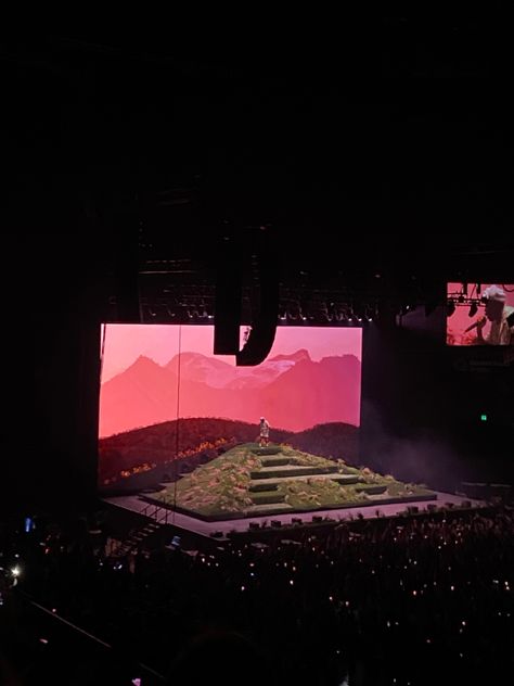 Aesthetic Stage Design, Stage Sets Design, Tyler The Creator On Stage, Concert Visuals Stage Design, Stage Set Up, Mini Stage Design, Stage Concert Design, Concert Set Design, Concert Stage Set Design