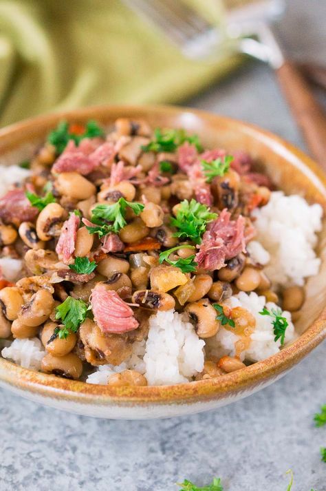 Blackeyed Pea Recipes, Thanksgiving Recipes Appetizers, Hoppin John Recipe, Southern Thanksgiving Recipes, Black Eyed Peas Recipe, Hoppin John, Southern Thanksgiving, Thanksgiving Appetizer Recipes, Southern Recipes Soul Food