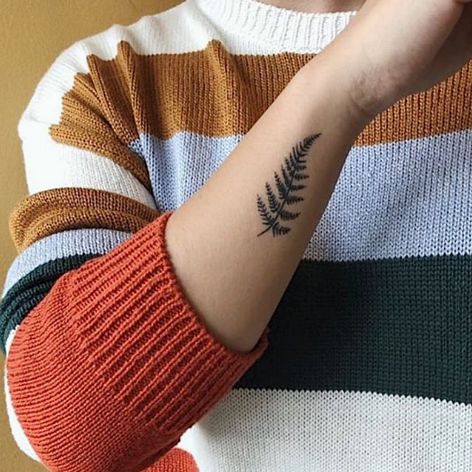 Fern Wrist Wrap Tattoo, Small Fern Leaf Tattoo, Small Fern Tattoos, Fern Outline Tattoo, Fern Tattoo Placement, Fern Tattoo Women, Fern Tattoo Hip, Fern Finger Tattoo, Fern Mushroom Tattoo