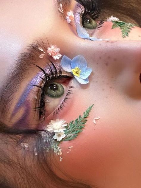 Bloom Makeup, Shiny Makeup, Fairy Photoshoot, Inspo Makeup, Flower Makeup, Magic Fairy, Spring Makeup, Kiss Makeup, Make Photo