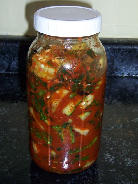 Korean Cucumber, Cucumber Kimchi, Sour Cabbage, Bo Bun, Fermented Veggies, Kimchi Recipe, Fermentation Recipes, Korean Cooking, Fermented Vegetables