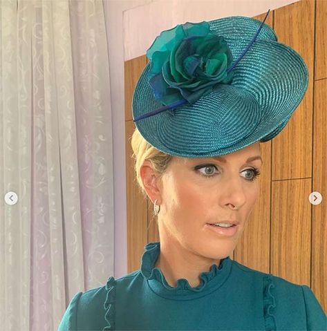 Zara-Tindall-Ascot-makeup Ascot Makeup, Inside Windsor Castle, Family Gossip, Zara Tindall, Zara Phillips, Mike Tindall, Blue Outfits, Royal Family News, Princess Beatrice