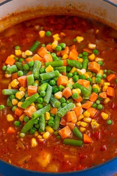 Veggie Soup With Frozen Veggies, Hamburg Vegetable Soup, Hamburger Vegetable Soup Easy, Hamburger Veggie Soup, Cheeseburger Soup Slow Cooker, Hamburger Potato Soup, Soup And Salad Combo, Crock Pot Vegetables, Hamburger Vegetable Soup