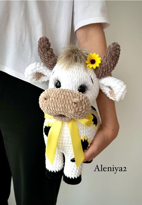 Aleniya2 Crocheted Cow Pattern, Cow Crochet, Crochet Cow, Crochet Sunflower, Cows Funny, Crochet Lessons, Pattern Library, Cow Pattern, Crochet Toys Patterns