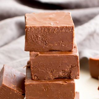 2 Ingredient Vegan Chocolate Peanut Butter Freezer Fudge (Vegan, Gluten Free, Dairy-Free) Peanut Butter Desserts Easy, Vegan Butter Substitute, Dairy Free Fudge, Freezer Fudge, Vegan Chocolate Peanut Butter, Baileys Fudge, Peanut Butter Dessert Recipes, Chocolate Peanut Butter Fudge, Vegan Raw