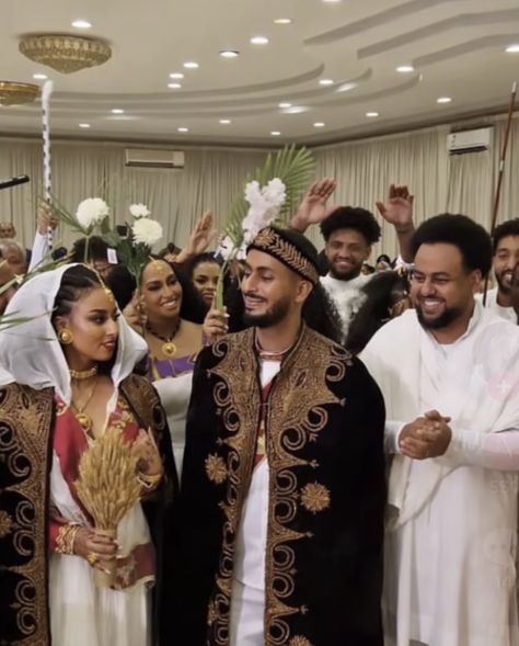 Ethiopian Kaba, Habesha Clothes, Eritrean Wedding, Eritrean Culture, Habesha Culture, Habesha Wedding, Bridal Train, Ethiopian Culture, Eritrean Dress